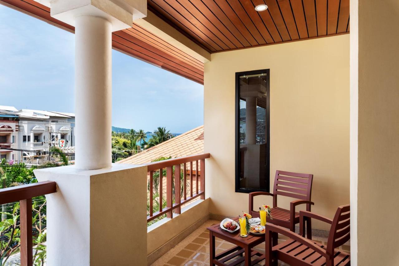 Patong Paragon Resort & Spa Sha Extra Plus Eksteriør billede A balcony