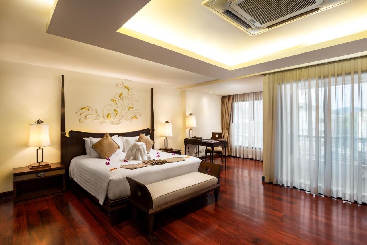 Patong Paragon Resort & Spa Sha Extra Plus Eksteriør billede A bedroom at the hotel
