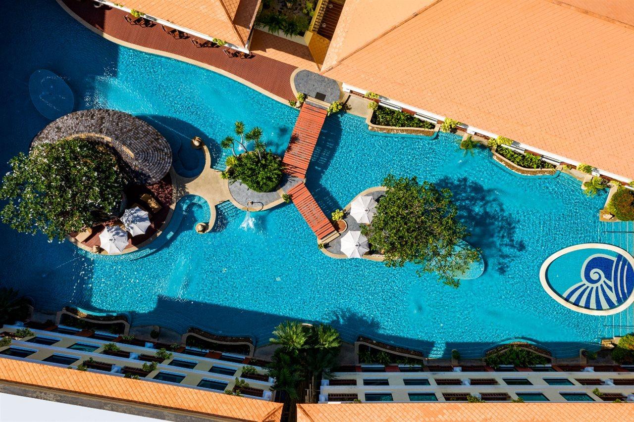 Patong Paragon Resort & Spa Sha Extra Plus Eksteriør billede The pool at the Royal Paradise Hotel & Spa