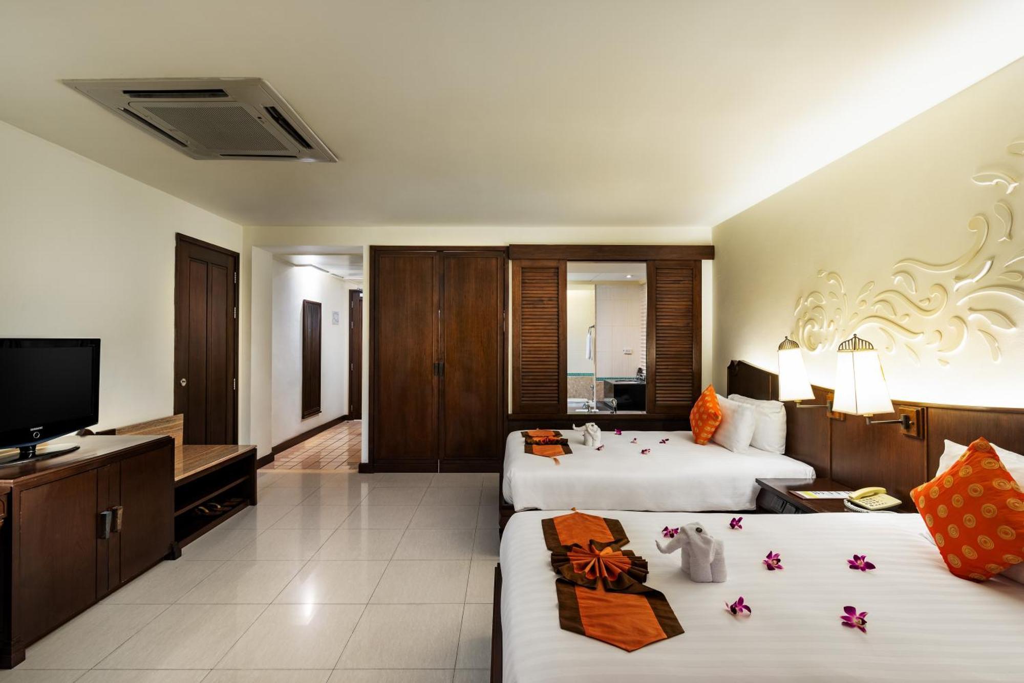 Patong Paragon Resort & Spa Sha Extra Plus Eksteriør billede Deluxe Room