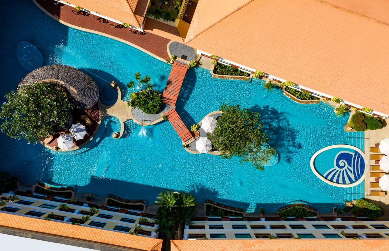 Patong Paragon Resort & Spa Sha Extra Plus Eksteriør billede Aerial view of the pool at the Royal Wing Hotel